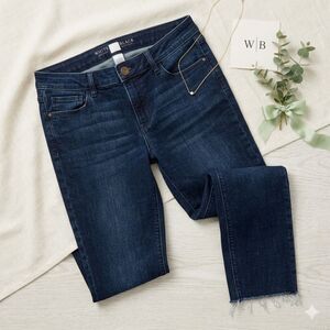 White House Black Market (WHBM) Raw Hem Frayed Cropped Jeans Size 4